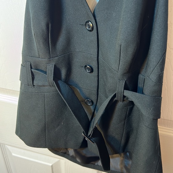 Size large guess halter vest with belt - Picture 2 of 5